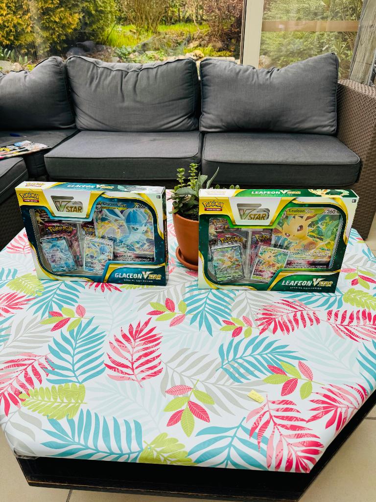 Leafeon en glaceon vstar  special collection box set, Enlèvement, Neuf, Autres types