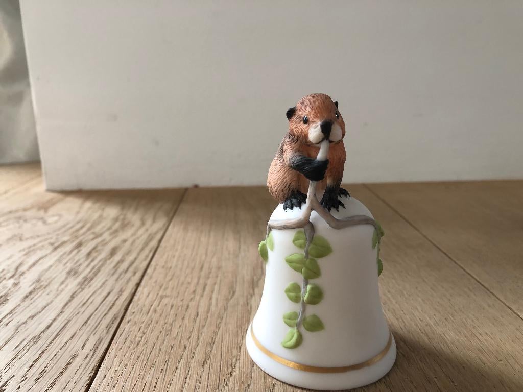 Clochette "Bébé castor" en porcelaine, Antiquités & Art, Enlèvement ou Envoi