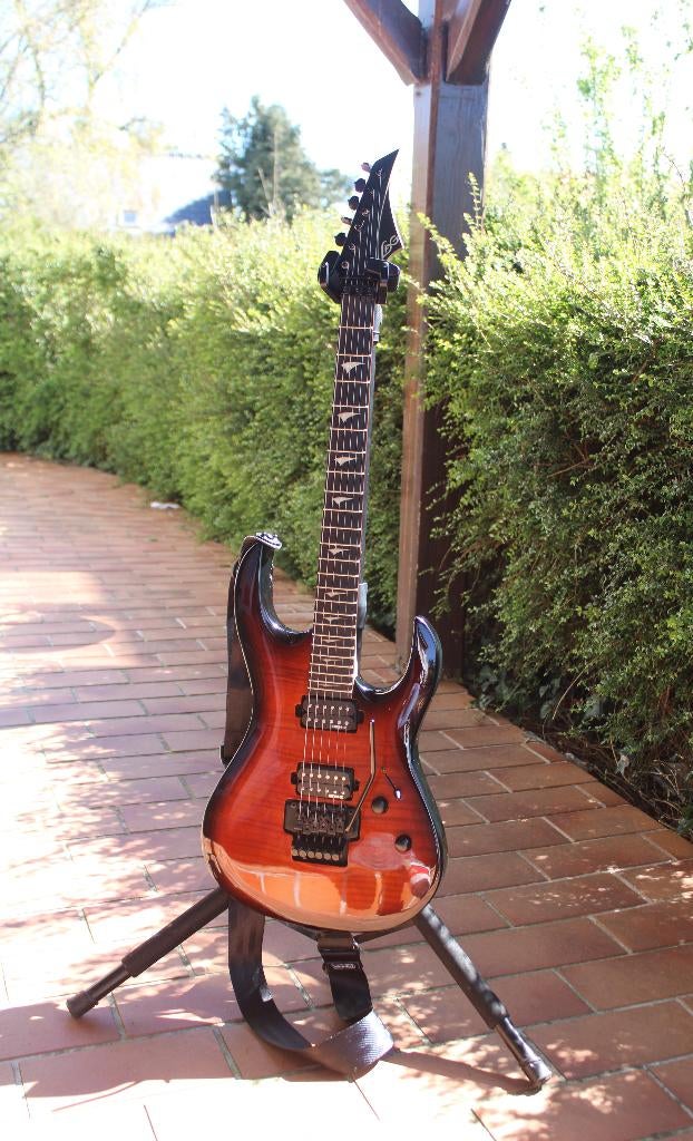 Lag Arkane 200, Musique & Instruments, Instruments à corde | Guitares | Électriques, Utilisé, Solid body, Autres marques, Enlèvement