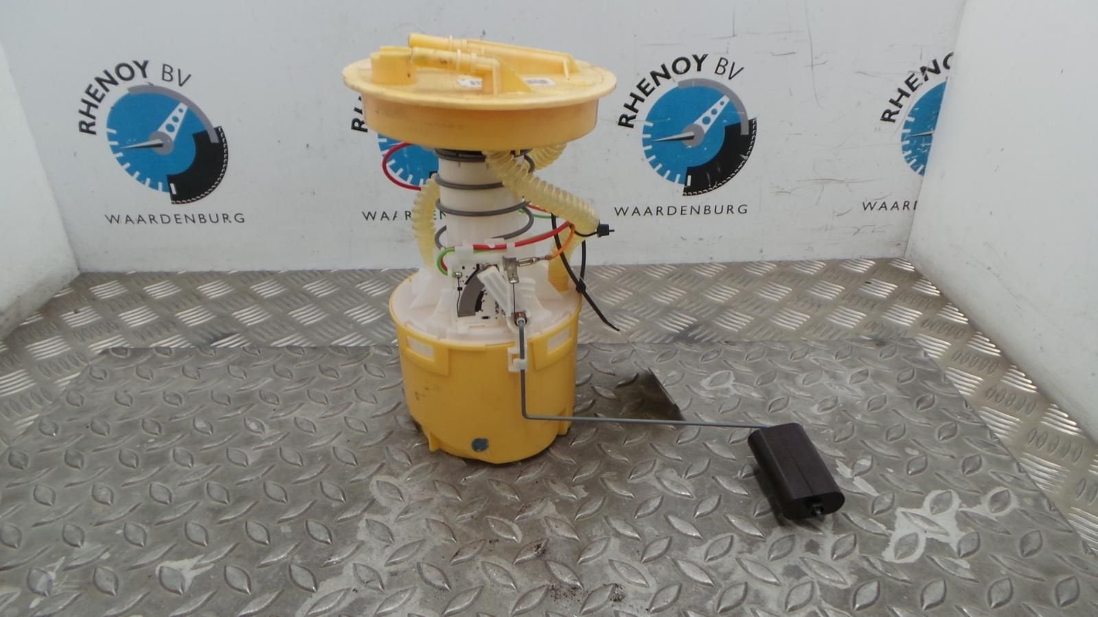 VOLVO S40 BRANDSTOF POMP VOOR DE INJECTOR 2005, Ophalen of Verzenden, Gebruikt, ARN erkend