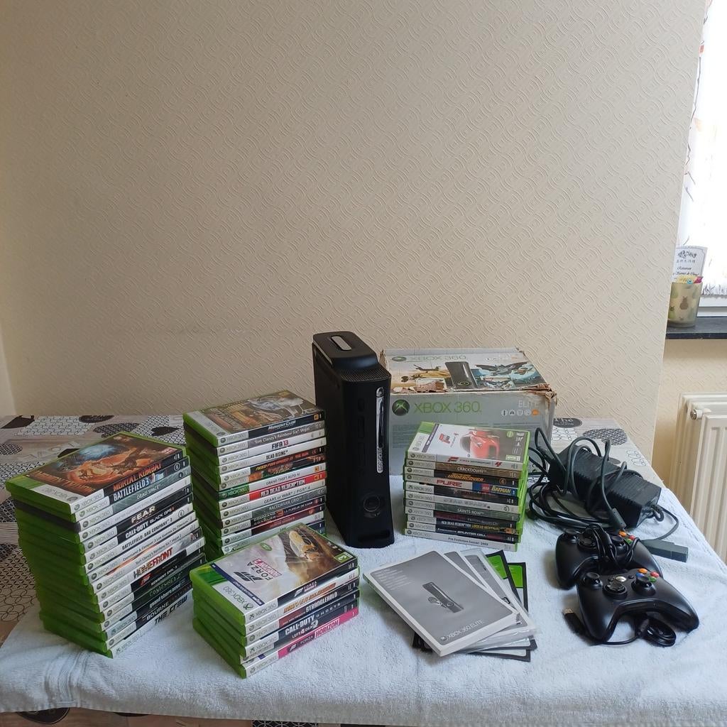 Xbox 360 elite,  2 manettes, 49 jeux , tous les cables, Enlèvement ou Envoi