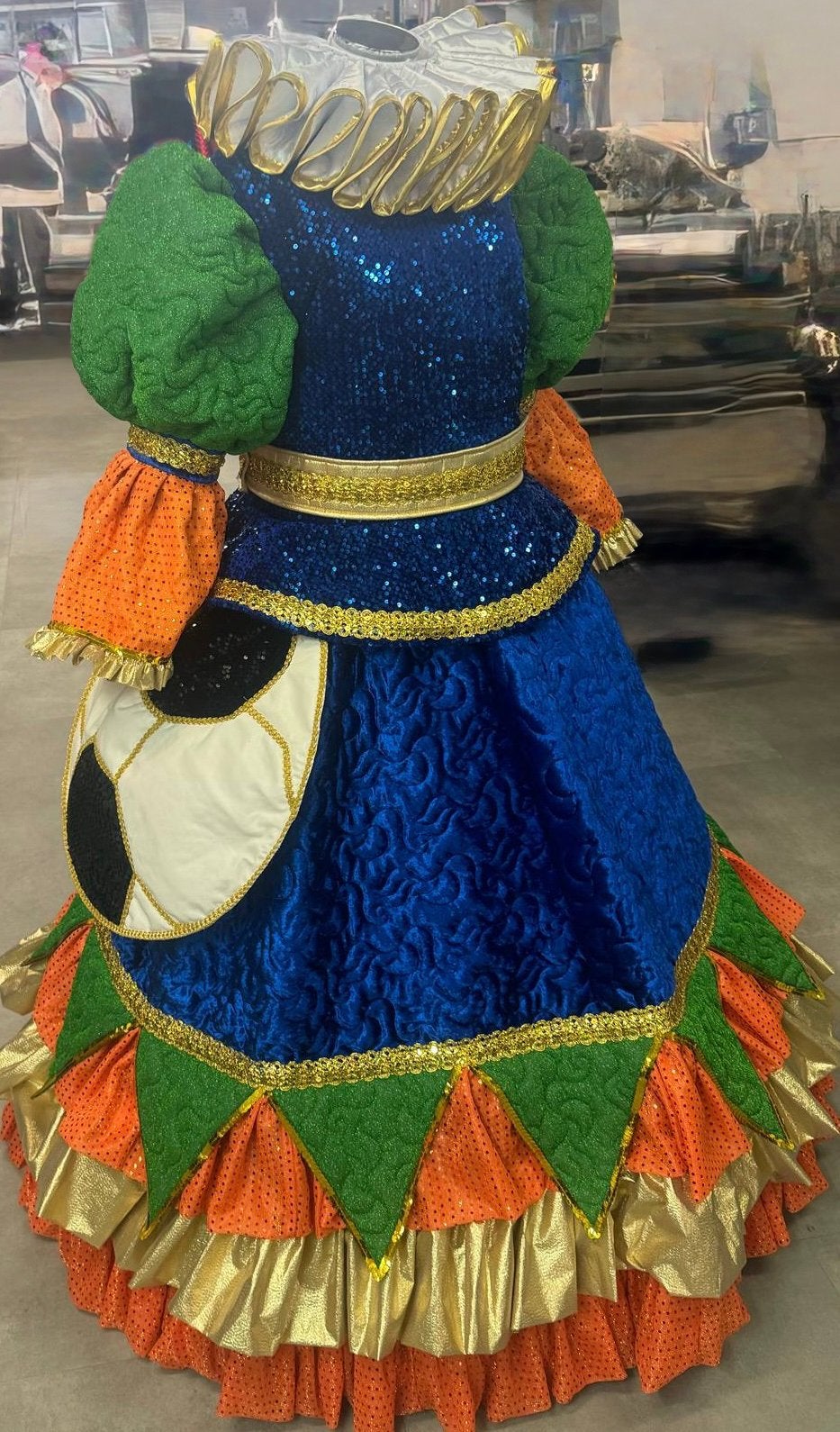 Carnavalkostuum, Ophalen, Zo goed als nieuw