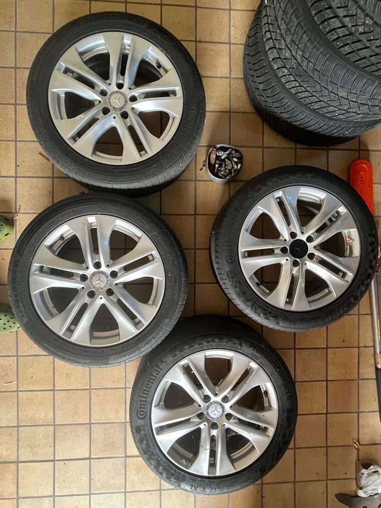 Mercedes classe E, Autos : Pièces & Accessoires, Pneus et Jantes, 245 mm, Pneus été, 17 pouces