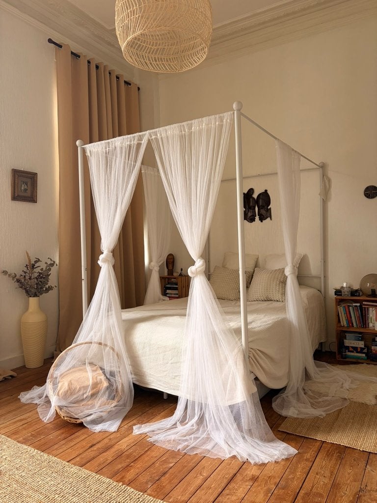 Lit à baldaquin + matelas – structure métallique, Enlèvement, Blanc, Deux personnes, 140 cm