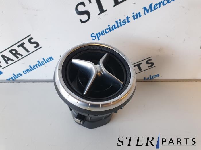 Luchtrooster Dashboard van een Mercedes CLA, Gebruikt, -, Ophalen of Verzenden, -