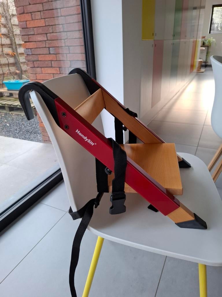 Handysitt stoelverhoger rood incl opberghoes, Ophalen, Rugleuning, Gebruikt, Hout