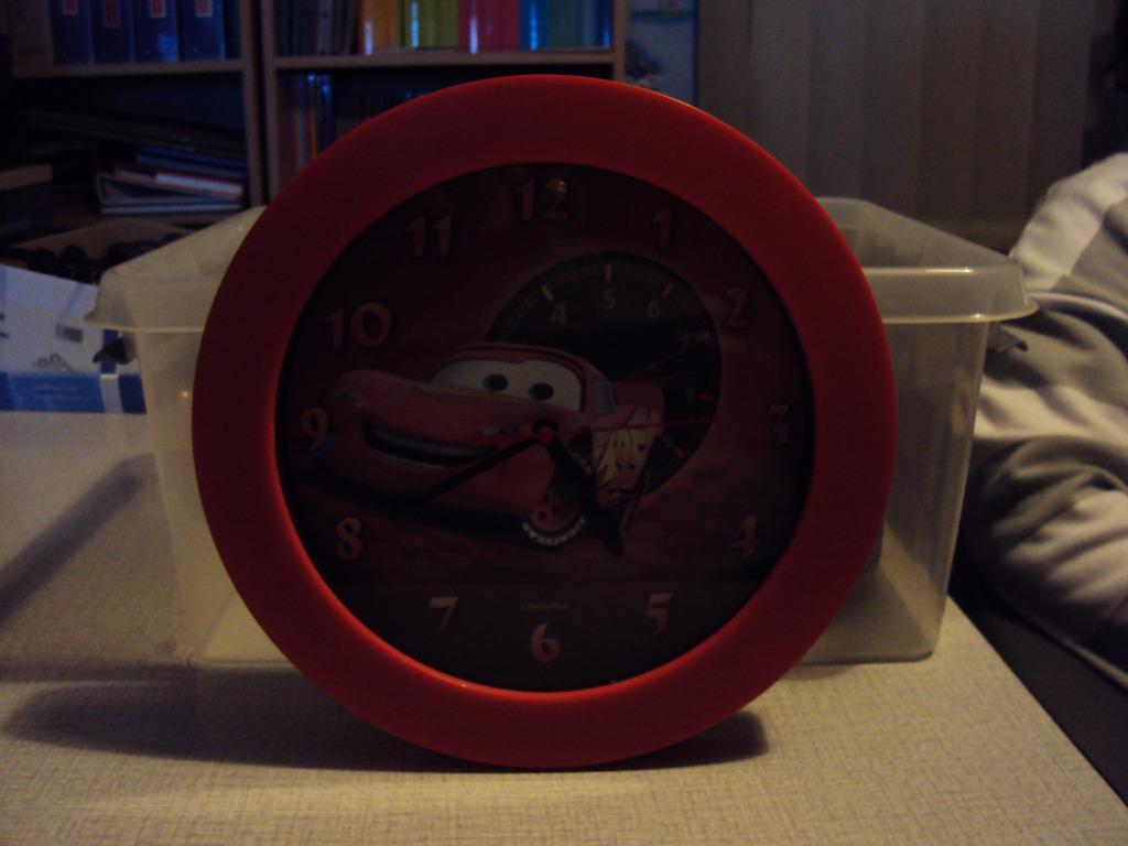 72    wandclock Cars 1, Ophalen of Verzenden, Zo goed als nieuw