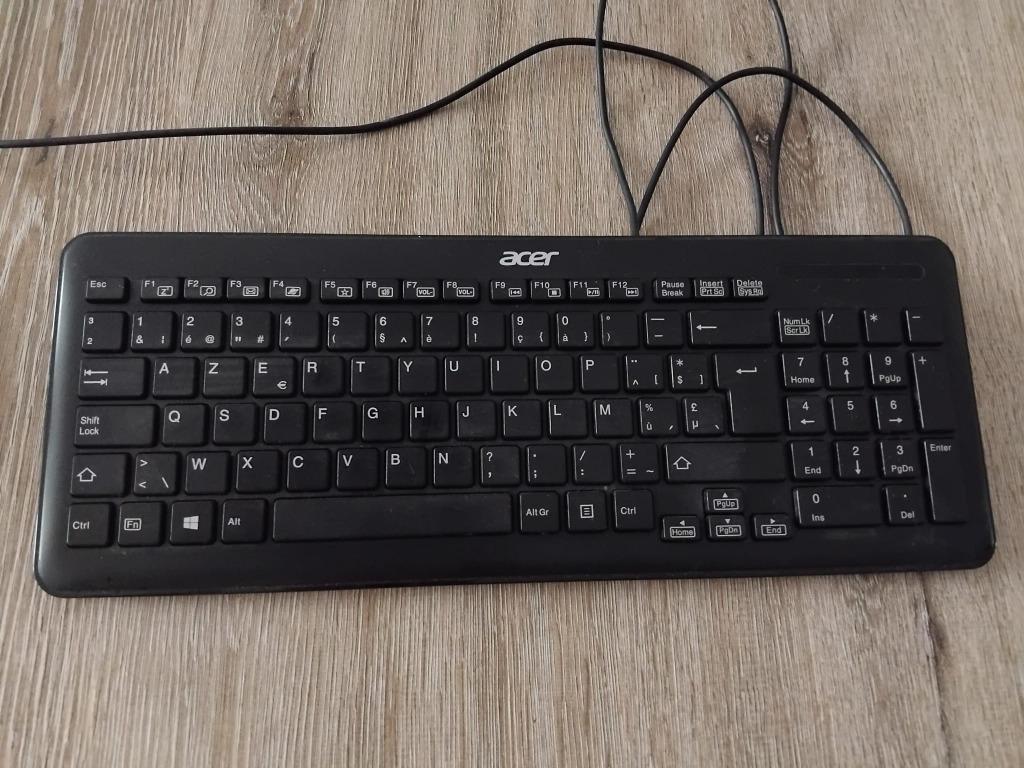 P.C. scherm + klavier, Computers en Software, Ophalen of Verzenden, Azerty, Gebruikt, Bedraad