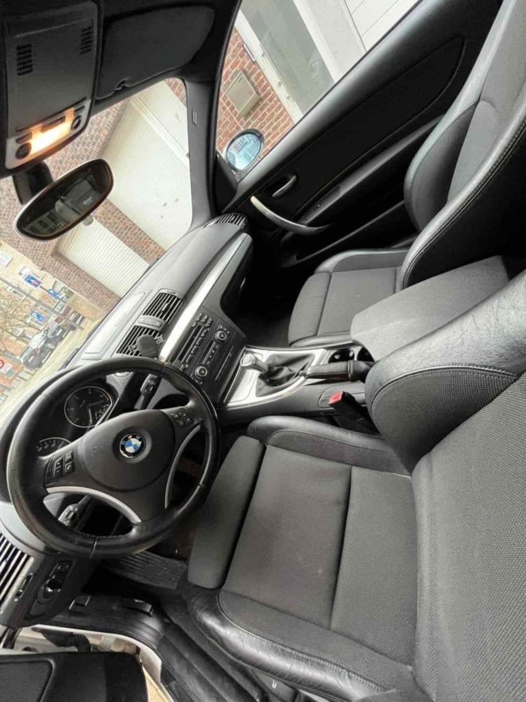 BMW 1, 2.0 Diesel, 100kW, 100 kW, Zwart, 4 cilinders, Wit