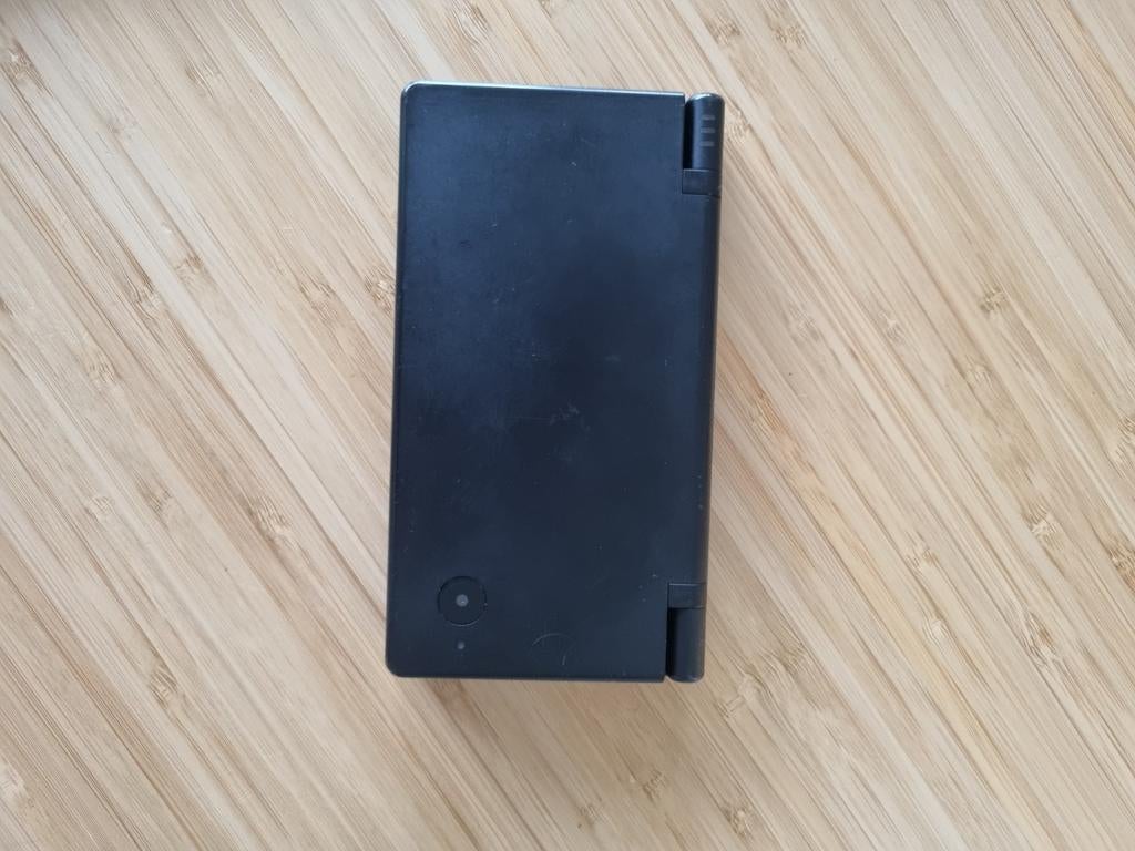 Nintendo DSi - incl spelletjes, tasje, en auto-adapter, Ophalen, Gebruikt, Zwart, Dsi