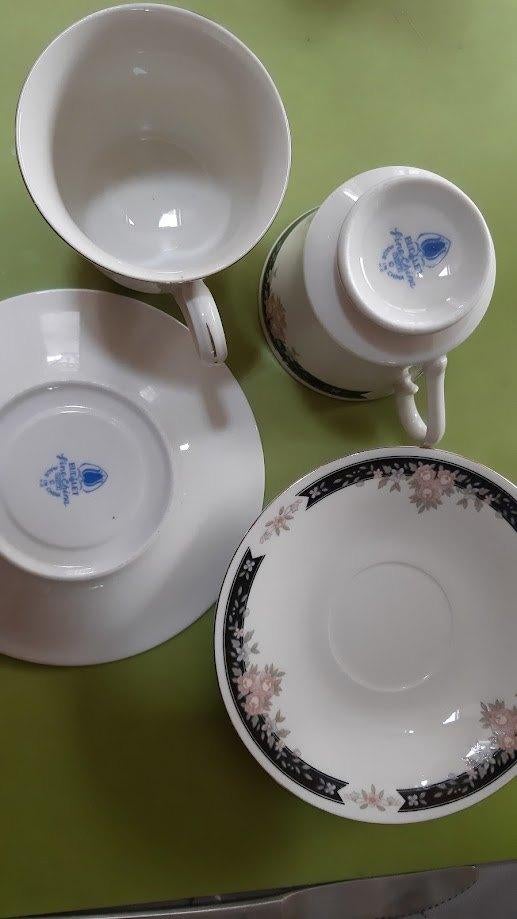 Set koffie/thee Budlet Fine China 14 stuks als nieuw, Ophalen of Verzenden, Zo goed als nieuw, Porselein, Kop en/of schotel