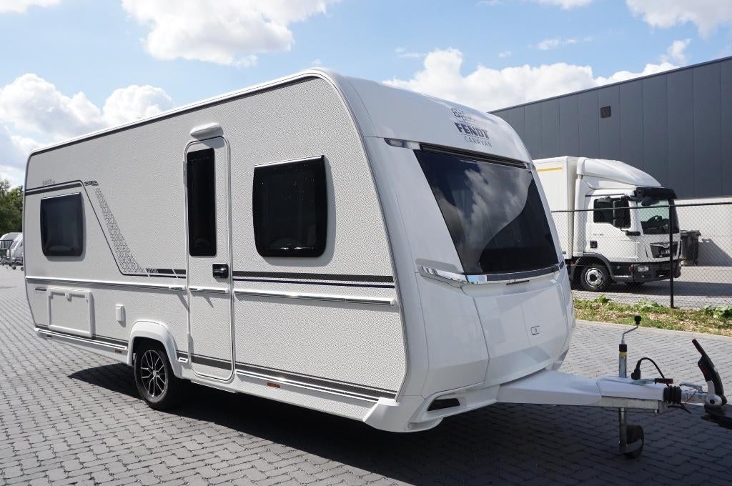 Nieuwe 4pers.Fendt met 2x1pers. bed, zithoek, Koelkast, Bedrijf, Fendt, Tot en met 4