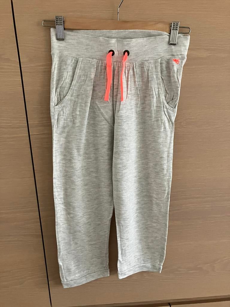 Lichtgrijze sportbroek Esprit 140/146 (10-11 jaar), Enfants & Bébés, Vêtements enfant | Taille 140, Enlèvement ou Envoi, Comme neuf