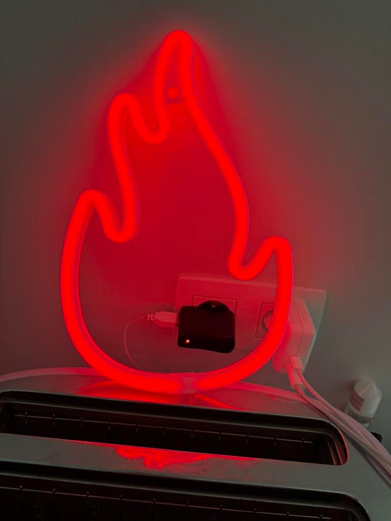 Lampe flamme LED néon 220V ou 3 AA- Mancave Retro Vintage, Enlèvement ou Envoi, Comme neuf, Neon