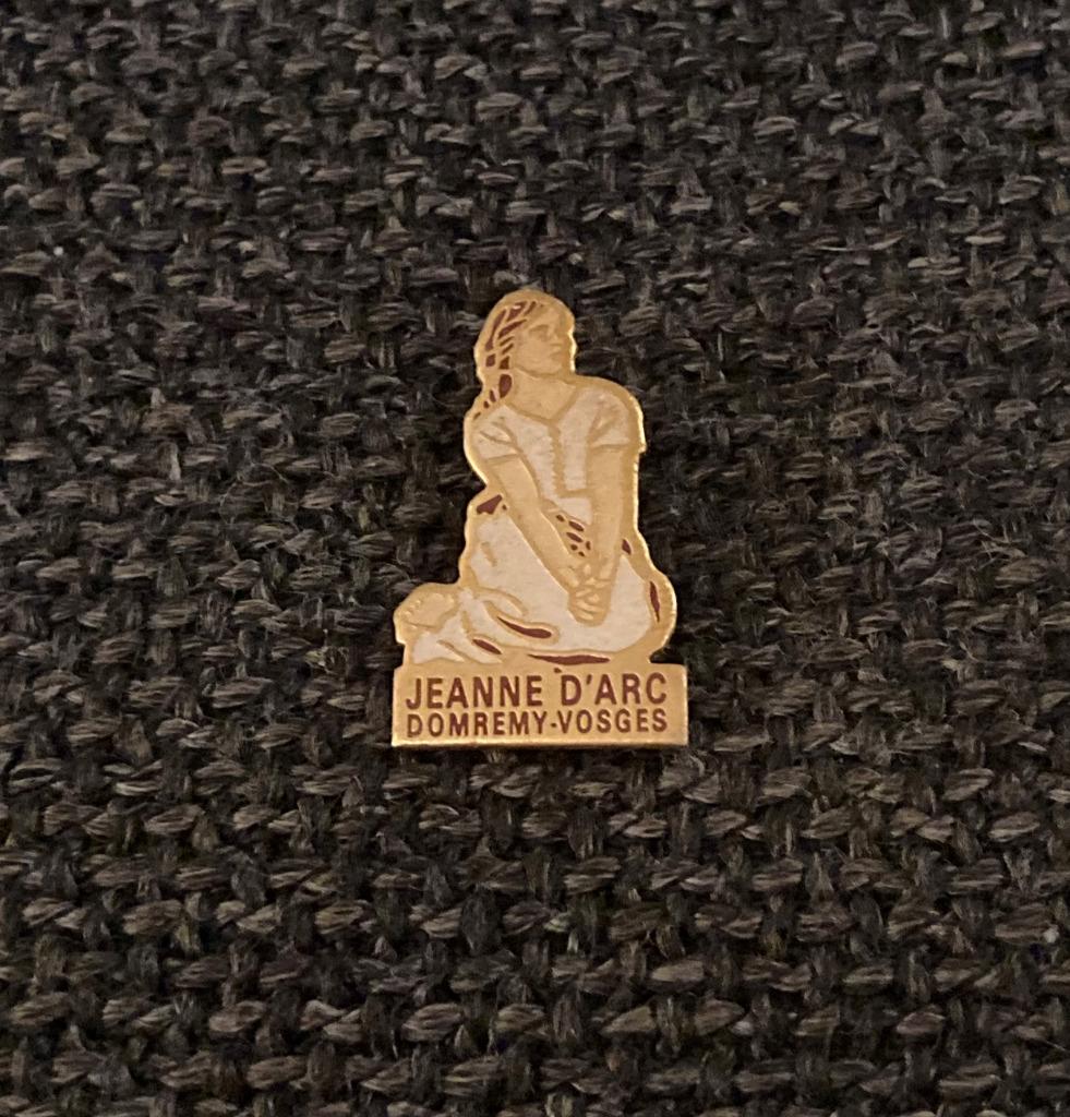 PIN - JEANNE D'ARC, Envoi, Utilisé, Autres sujets/thèmes, Insigne ou Pin's