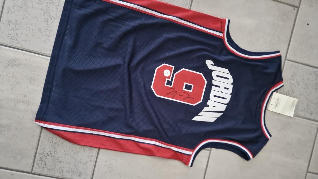 Maillot jordan signé dream team avec certificat coa, Enlèvement ou Envoi, Neuf