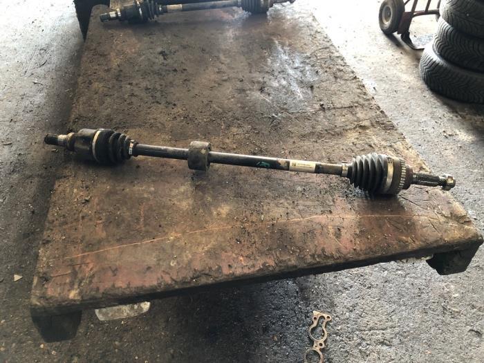 Aandrijfas rechts-voor van een Suzuki Alto, Gebruikt, -, -, Ophalen of Verzenden