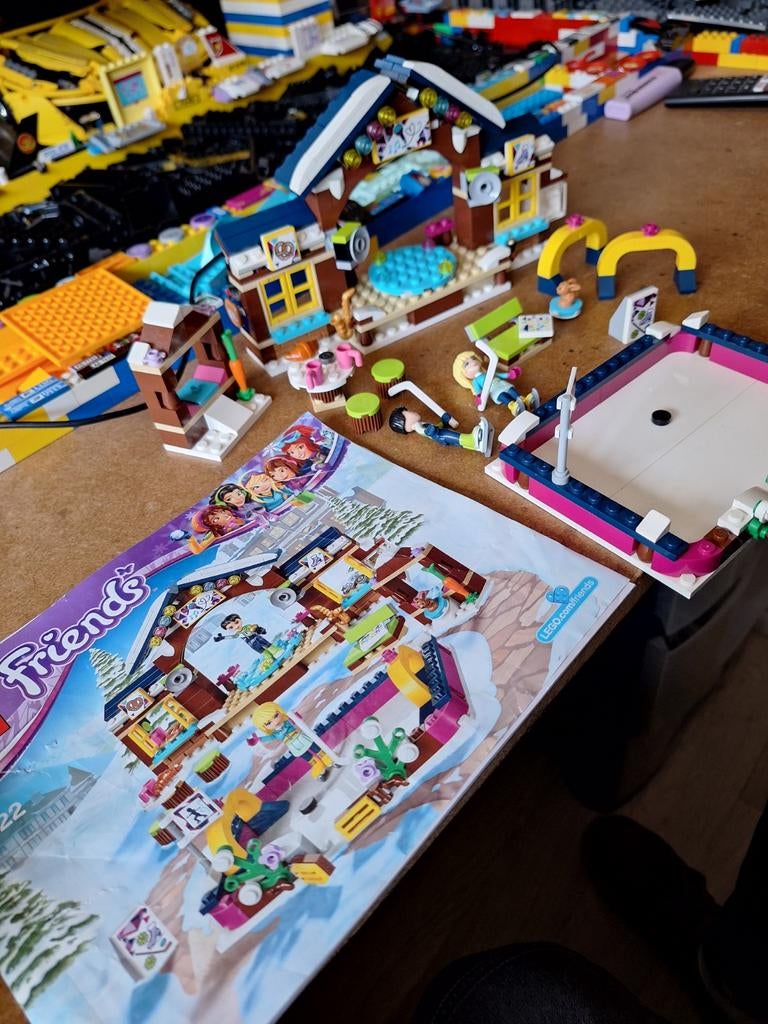 LEGO Snow Resort Ice Rink 41322, Ophalen of Verzenden, Zo goed als nieuw, Complete set, Lego