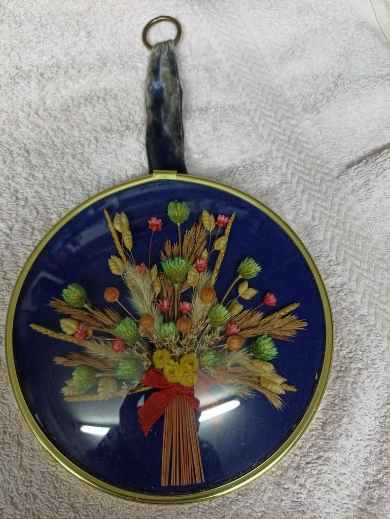 Frame met bloemenhouder onder glas, Ophalen of Verzenden