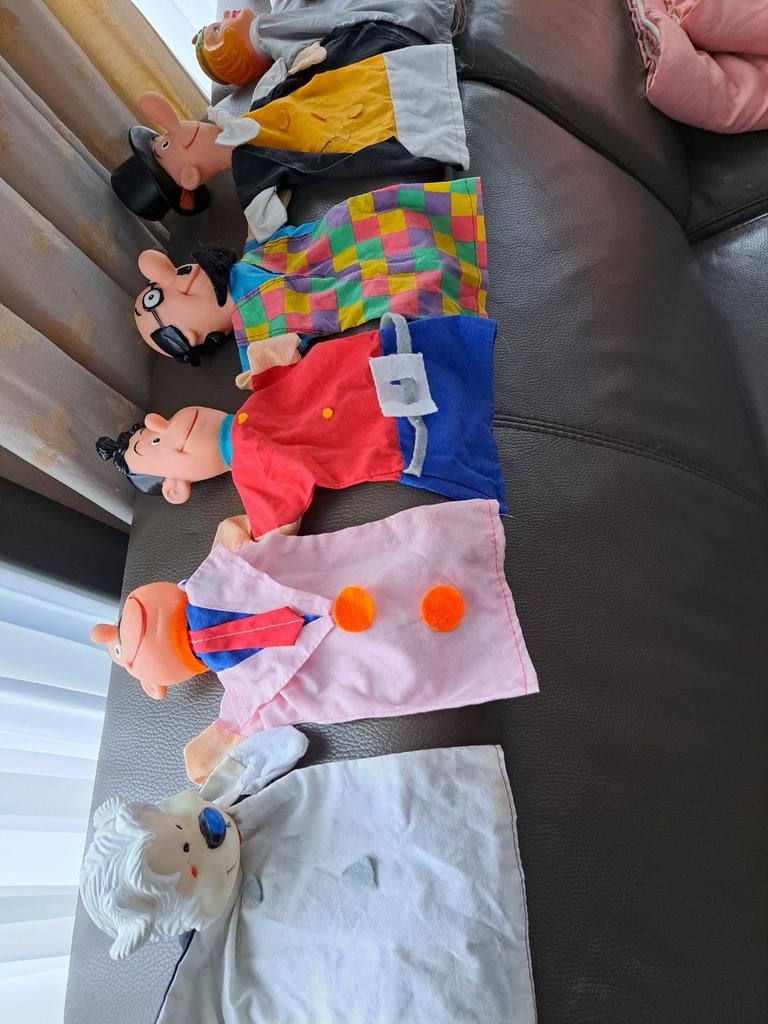 19 handpoppen ,Samson en Gert ( 25j oud)/andere  50 j oud, Enlèvement ou Envoi, Neuf