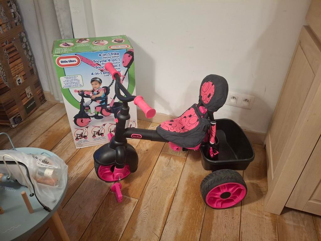 Tricycle 4 en 1 pour petite fille, Enfants & Bébés, Enlèvement, Comme neuf, Autres marques