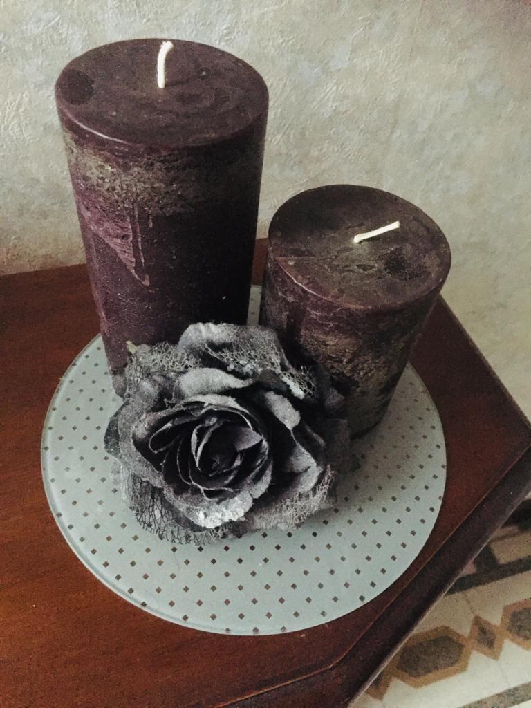 Des bougies sur une balance. Décoratif., Neuf, 25 à 50 cm, Enlèvement, Bougie
