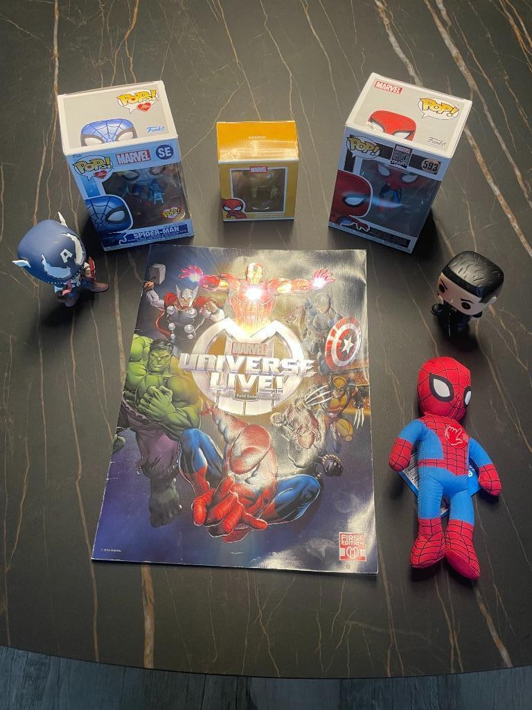 Funko Pops Marvel (5 pièces), livre et poupée Spiderman, Collections, Jouets miniatures, Comme neuf, Enlèvement ou Envoi