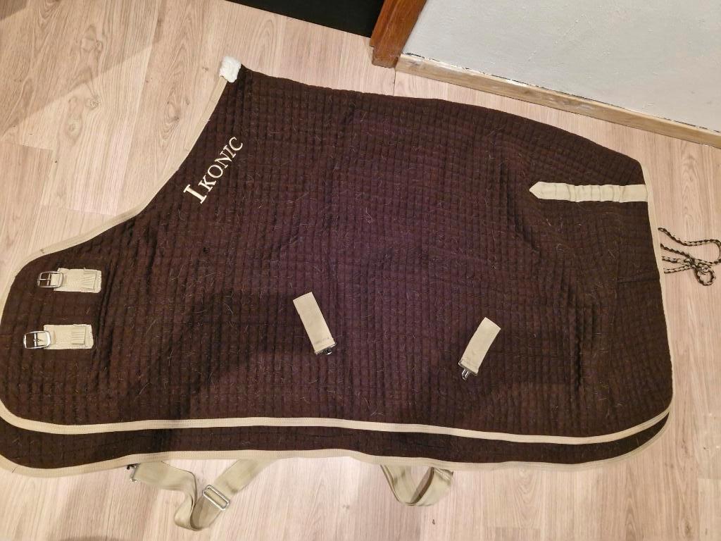 couverture brune IKONIC 165, Ophalen, Zo goed als nieuw, Deken