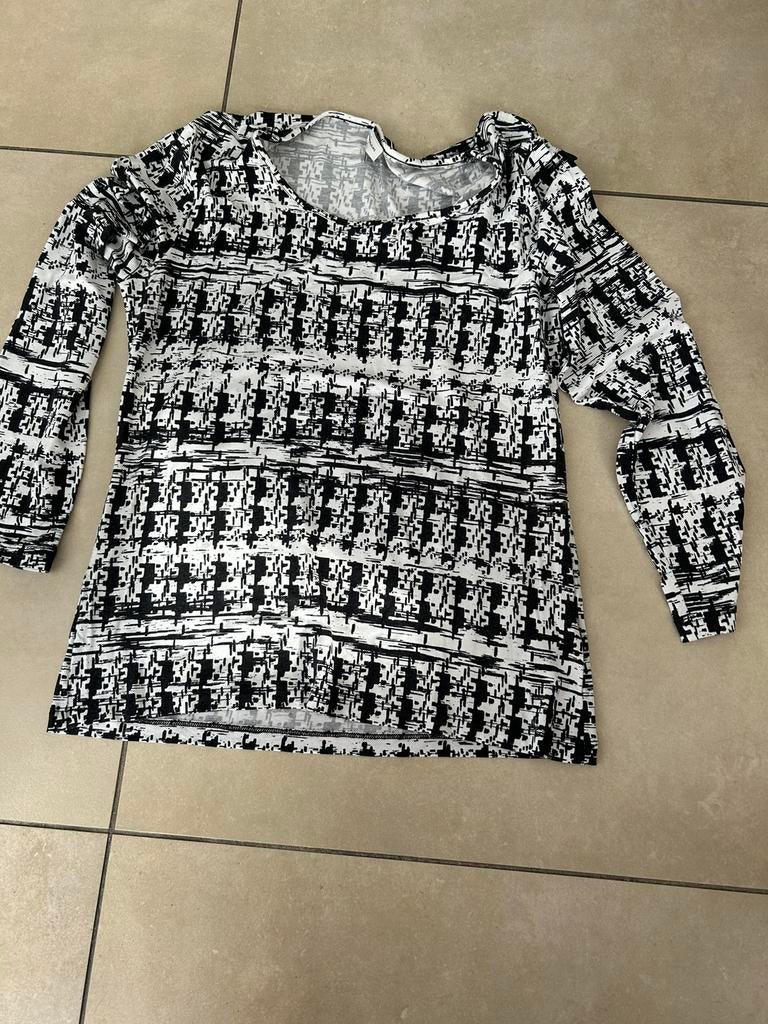 T-shirt seulement 2, Taille 38/40 (M), Enlèvement ou Envoi, Un jour ailleurs, Comme neuf