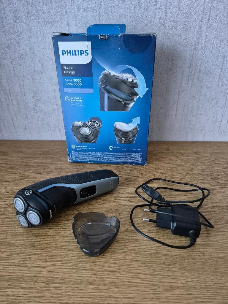 Scheerapparaat Philips Serie 3000, Ophalen, Zo goed als nieuw, Scheren en Epileren