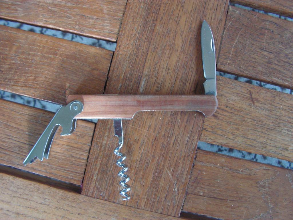 Zakmes met houten afwerking., Hobby en Vrije tijd, Ophalen of Verzenden, Zo goed als nieuw