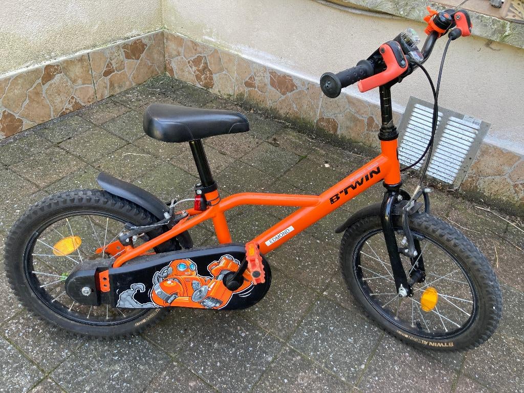 Vélo BTWIN 500 robot 16 pouces 4-6 ans + 16" stabilisator, Vélos & Vélomoteurs, Vélos | Vélos pour enfant, Utilisé, 16 à 20 pouces