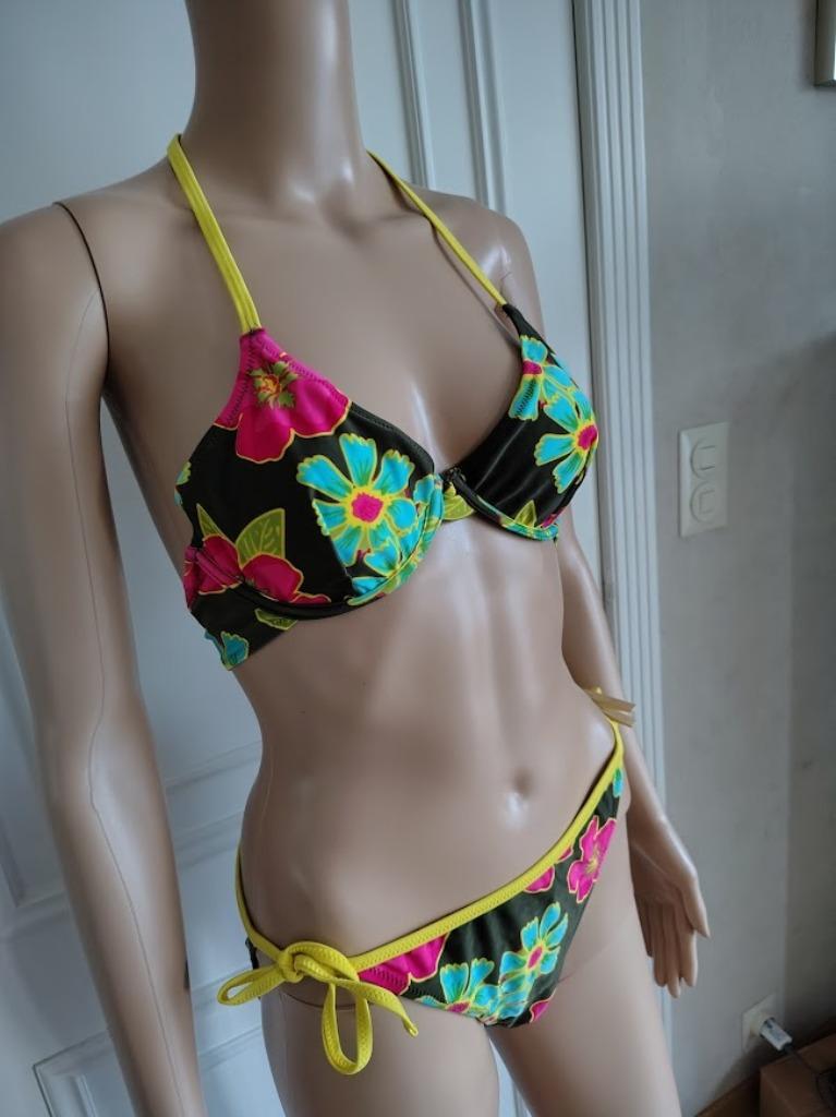 nieuwe bikini, Enlèvement ou Envoi, Bikini