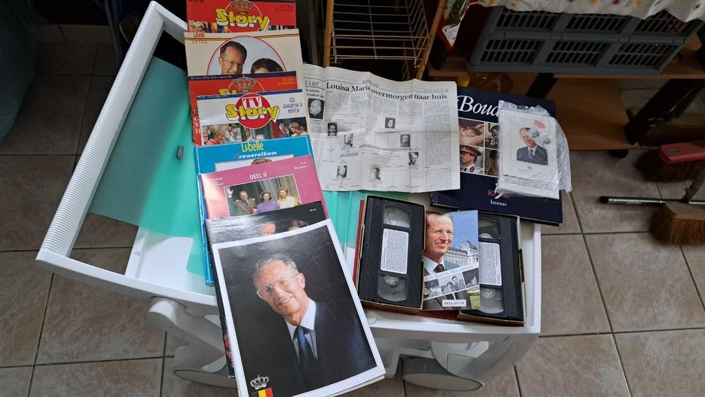 lot koningshuis video boeken postzegels  enz, Ophalen of Verzenden, Zo goed als nieuw