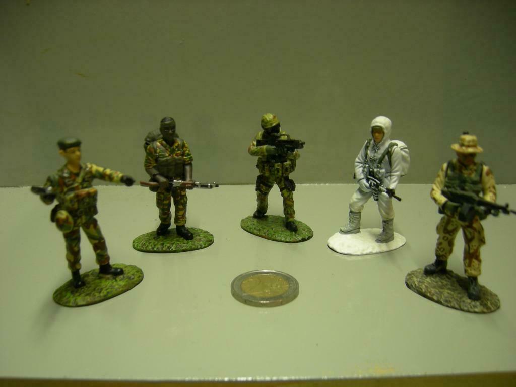 Frontline Figures, Ophalen, Nieuw