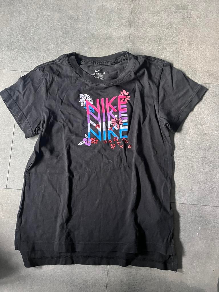Zwart T-shirt maat 146, Kinderen en Baby's, Kinderkleding | Maat 146, NIKE, Gebruikt, Meisje, Ophalen of Verzenden