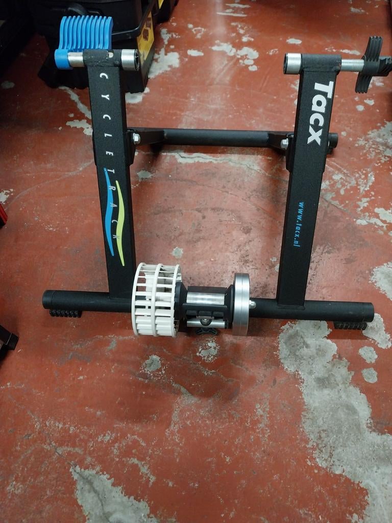 Home trainer pour vélo, Sports & Fitness, Cyclisme