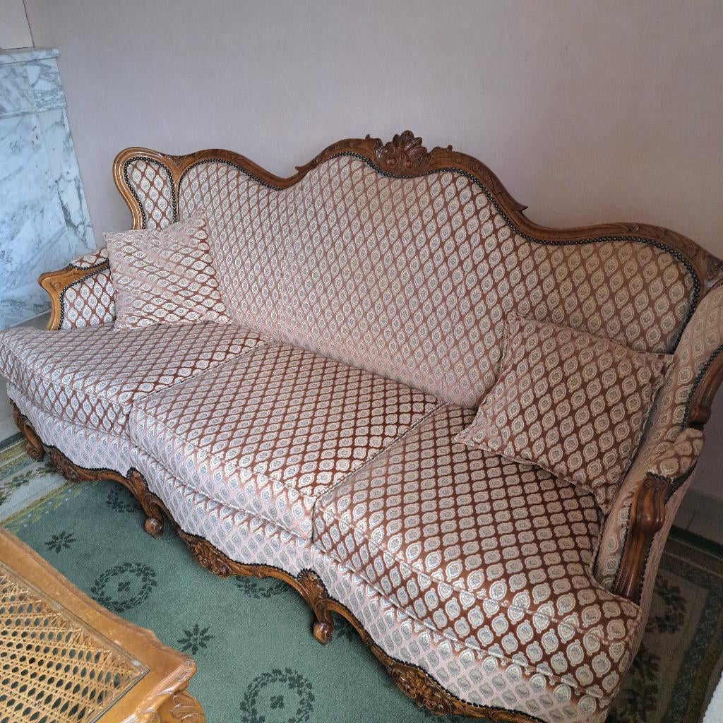 Salon ancien, Enlèvement