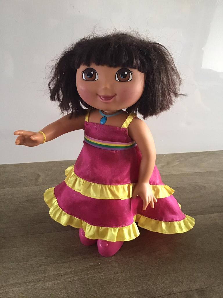 Dora interactieve pop, Kinderen en Baby's, Ophalen of Verzenden, Zo goed als nieuw