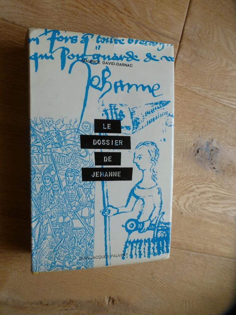 LE DOSSIER DE JEHANNE JEANNE D'ARC, Boeken, Ophalen of Verzenden, Zo goed als nieuw