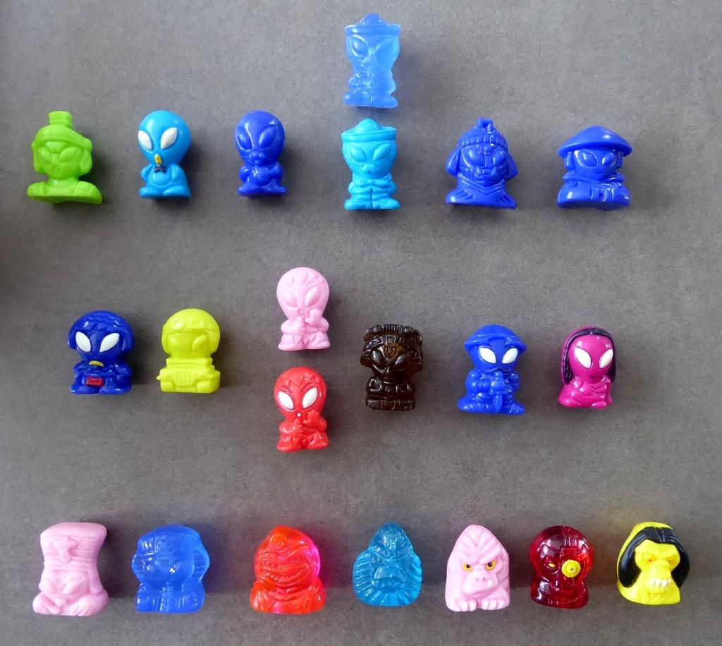 Lot 21 Gogo's Crazy Bones „Aliens” inclusief zeldzame, Verzamelen, Ophalen of Verzenden, Zo goed als nieuw