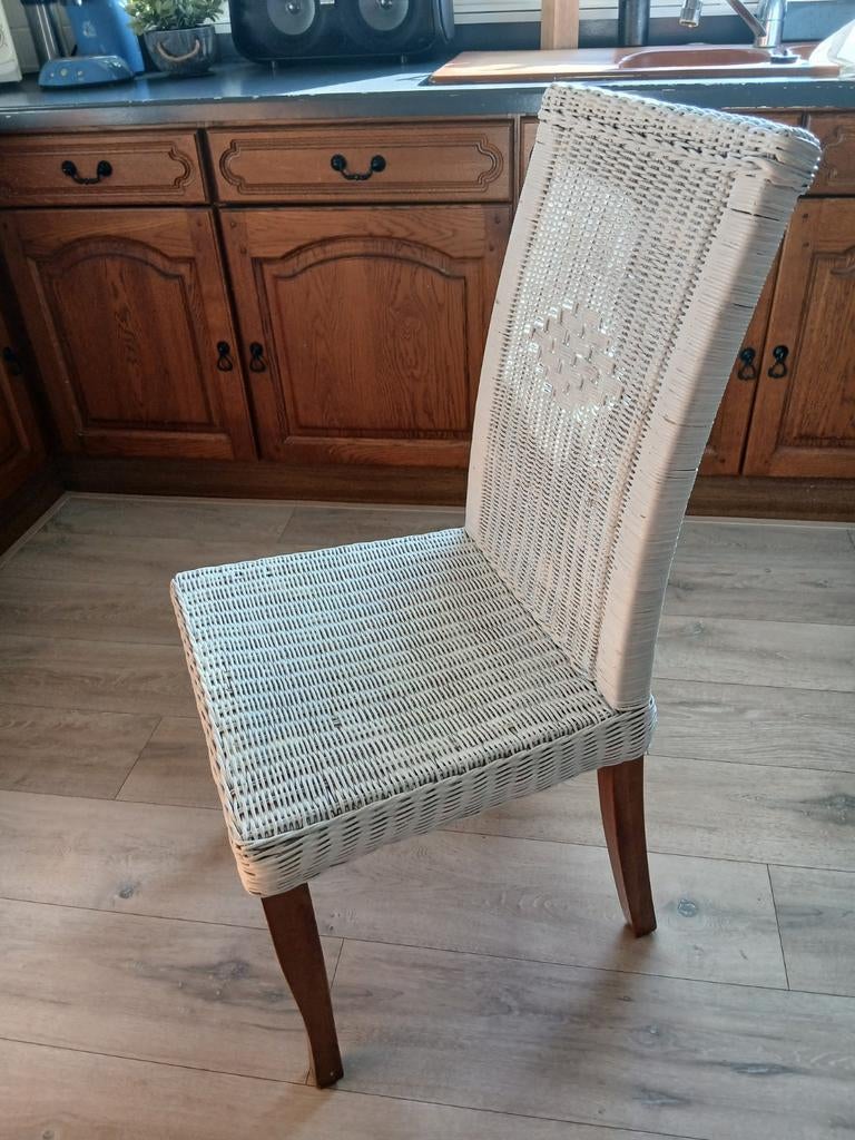 4 chaises en osier, Ophalen