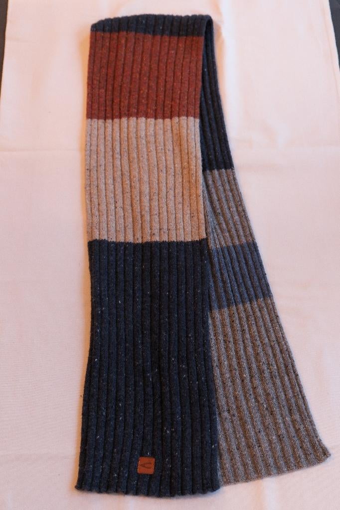 Veelkleurige sjaal tinten blauw, grijs en baksteen, Ophalen of Verzenden, Nieuw, Sjaal