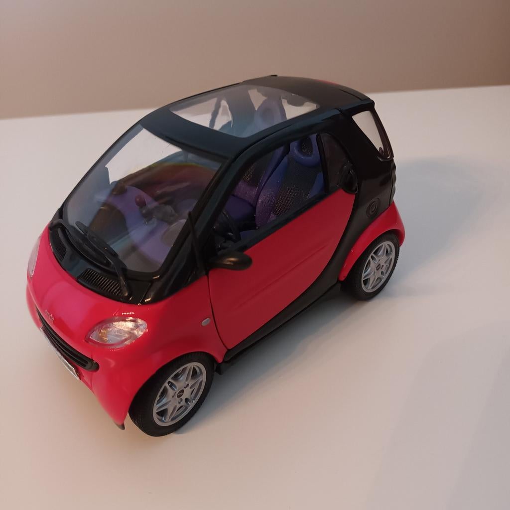 Smart CIty coupe schaal 1/18, Hobby en Vrije tijd, Modelauto's | 1:43, Ophalen of Verzenden