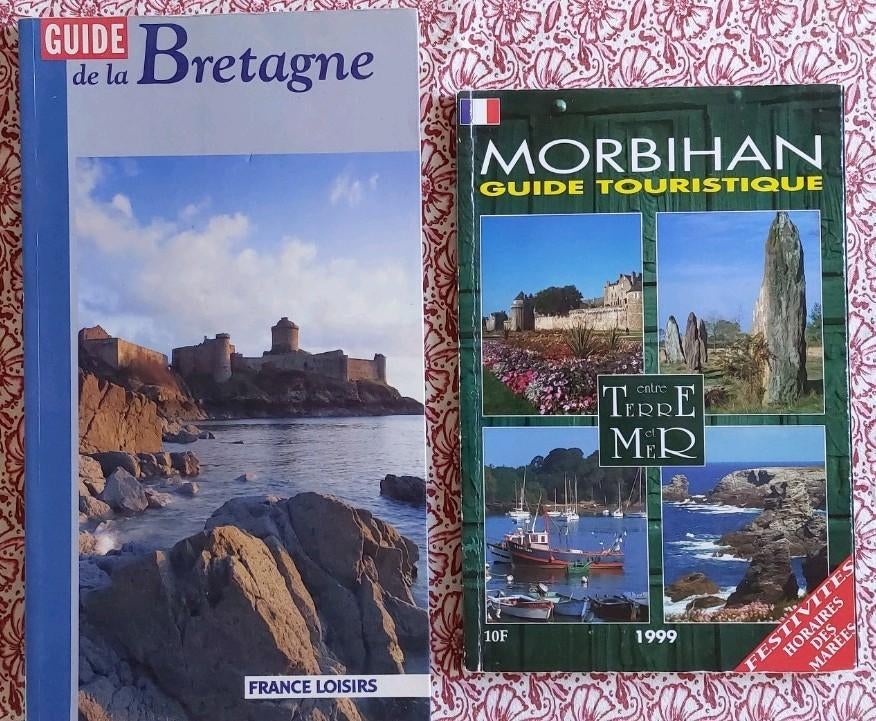 Toeristische gidsen voor Bretagne en Morbihan, Ophalen of Verzenden, Zo goed als nieuw, Europa, Reisgids of -boek