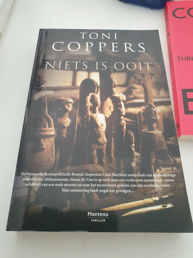 Toni Coppers - Niets is ooit  Deel 1 eerste druk uit 2008, Ophalen of Verzenden, Zo goed als nieuw, Toni Coppers