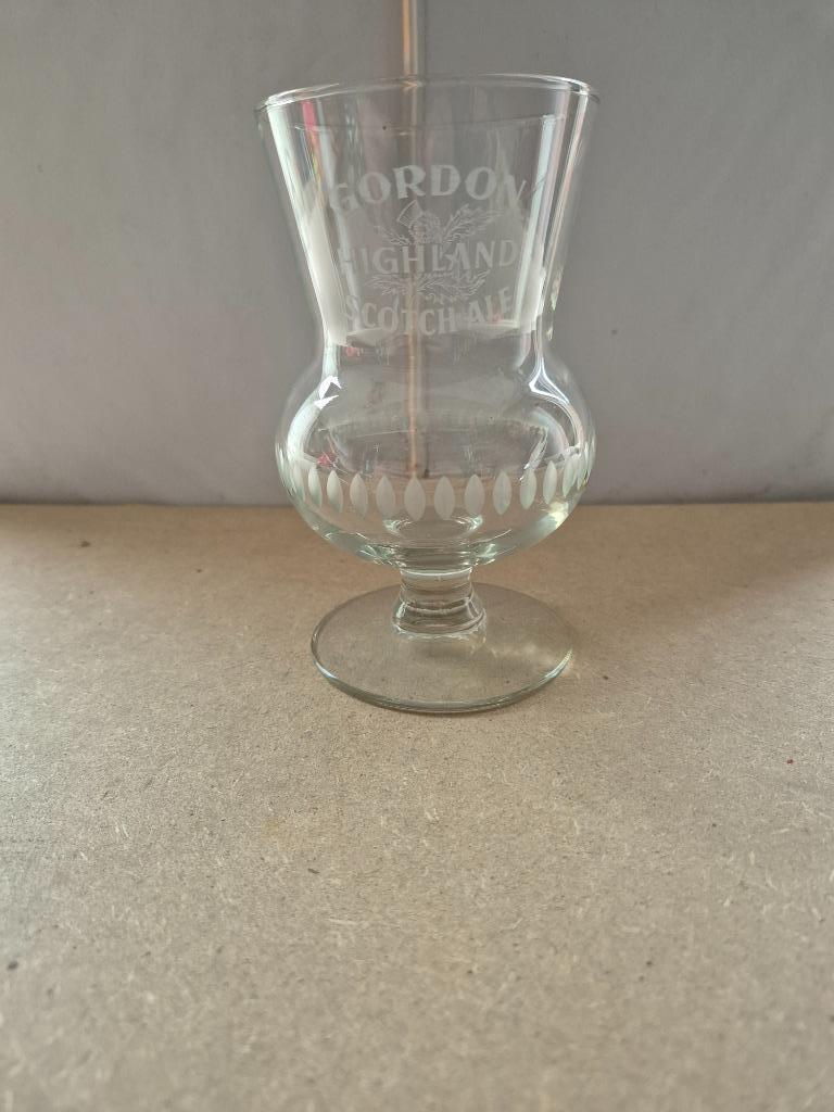 Verre Gordon Highland Scotch Ale (modèle 1), Enlèvement ou Envoi, Utilisé, Verre ou Verres, Autres marques