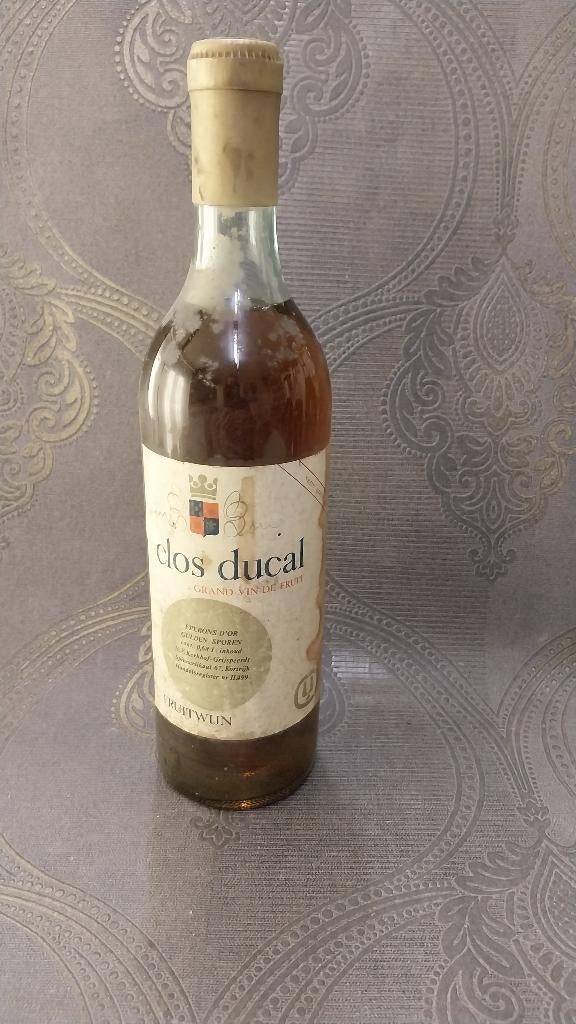 Volle fles Fruitwijn Clos Ducal Kortrijk Gulden Sporen, Ophalen of Verzenden, Gebruikt, Vol