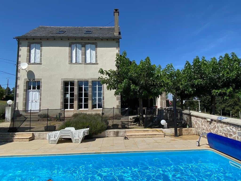 8p-vakantiehuis (zuid Cantal) 4 slp & 3bdk met privé zwembad, Vakantie, 8 personen, 4 of meer slaapkamers, Ardèche of Auvergne