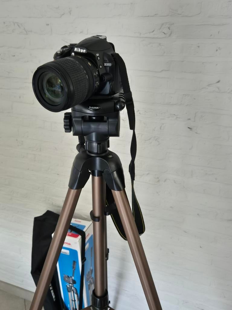 Nikon D3100 digitale camera fototoestel, hoog statief tripod, Ophalen of Verzenden, Zo goed als nieuw, Nikon